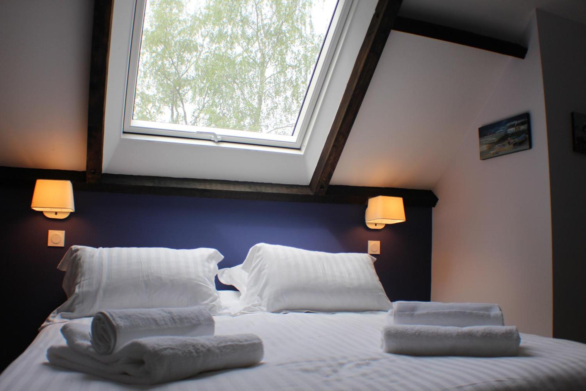Manoir Du Moustoir - Hotel Les Empreintes Saint-Evarzec Bagian luar foto