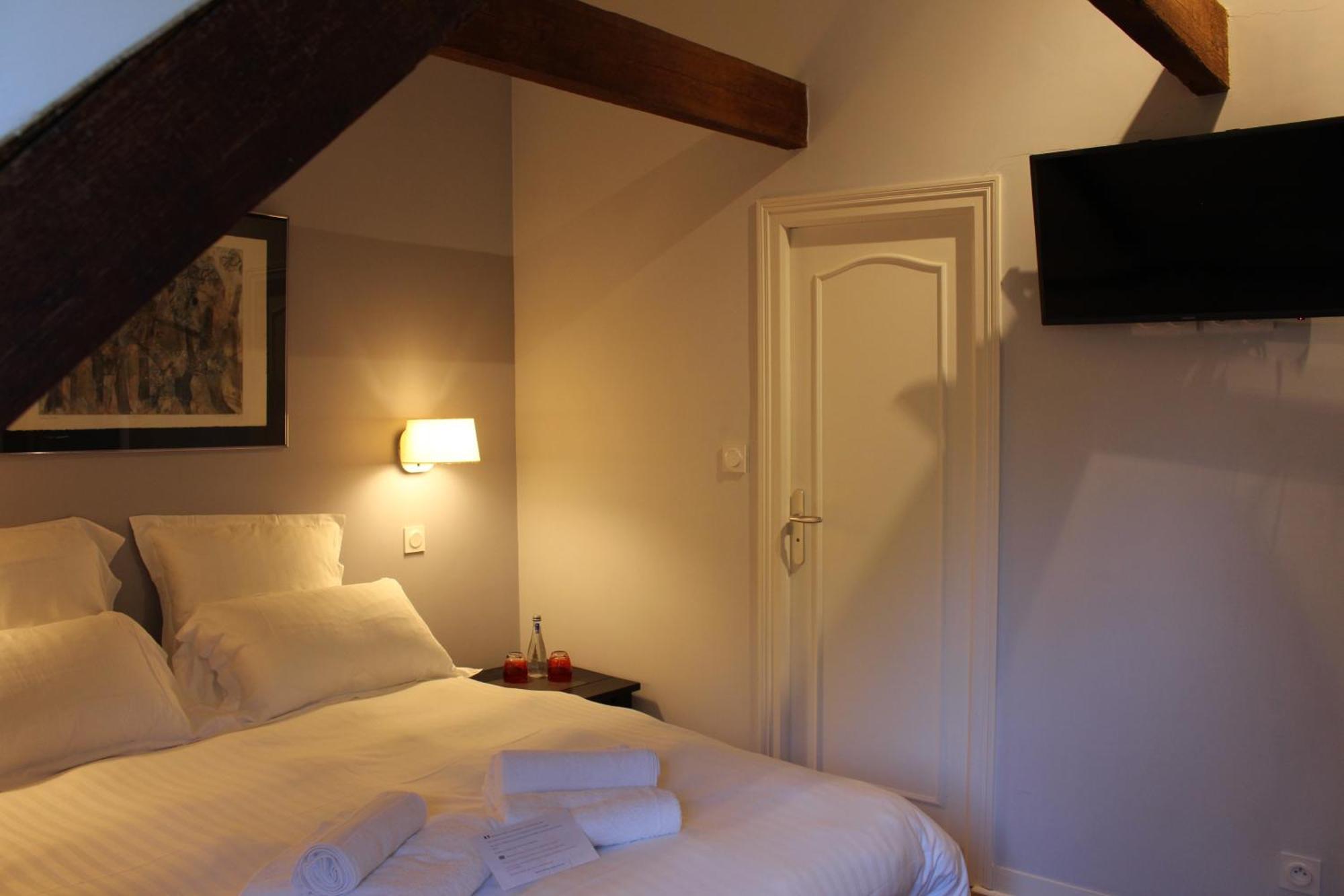 Manoir Du Moustoir - Hotel Les Empreintes Saint-Evarzec Bagian luar foto