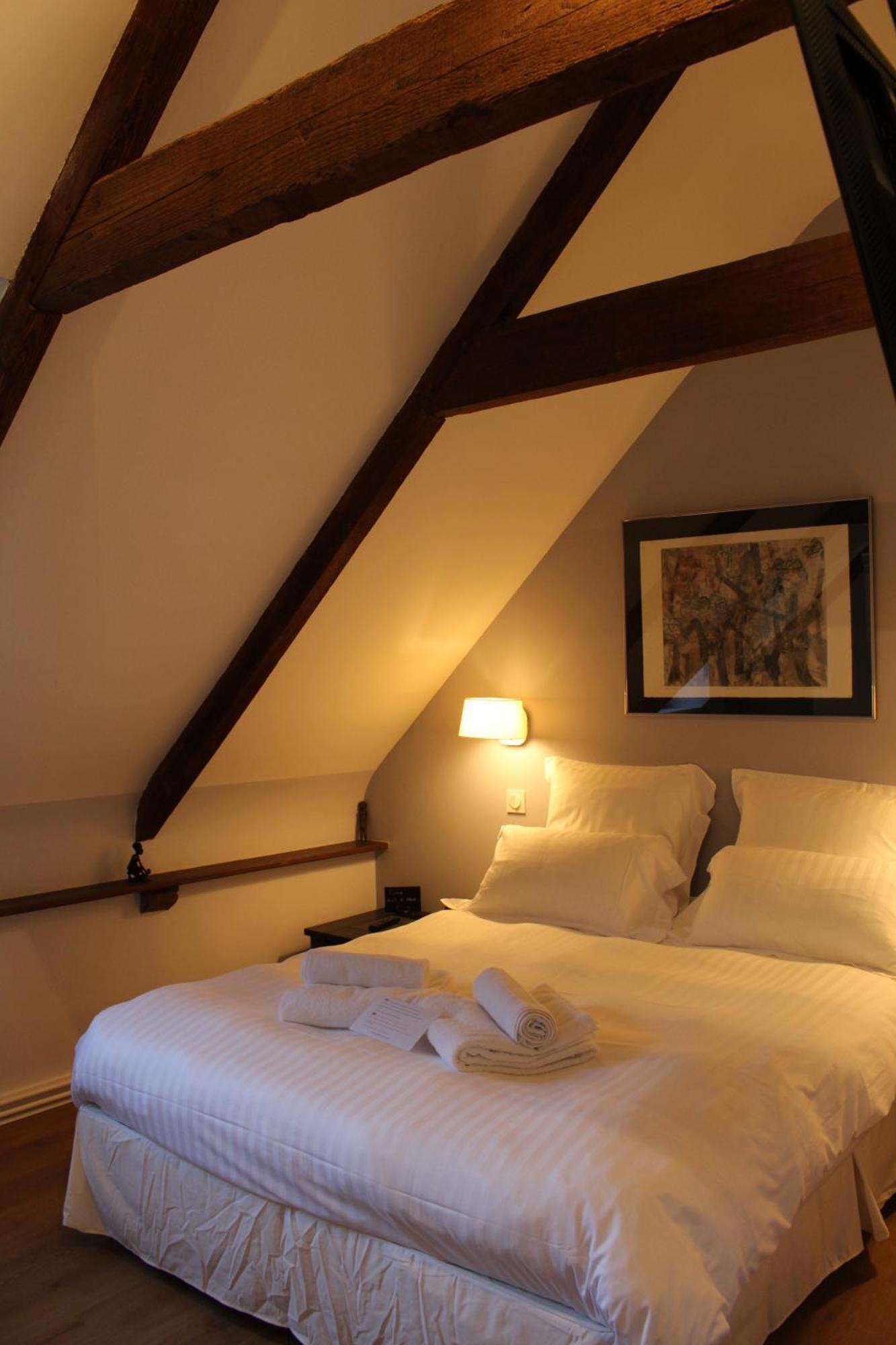 Manoir Du Moustoir - Hotel Les Empreintes Saint-Evarzec Bagian luar foto