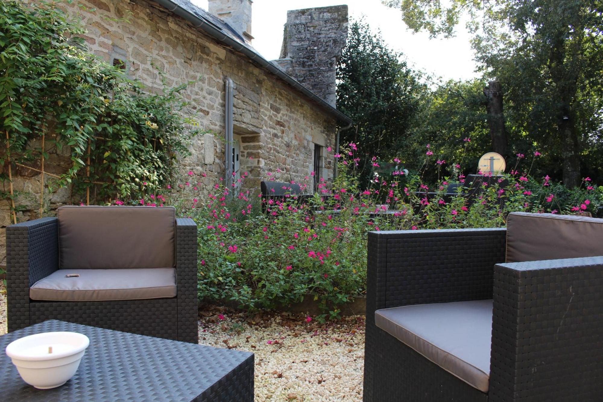 Manoir Du Moustoir - Hotel Les Empreintes Saint-Evarzec Bagian luar foto