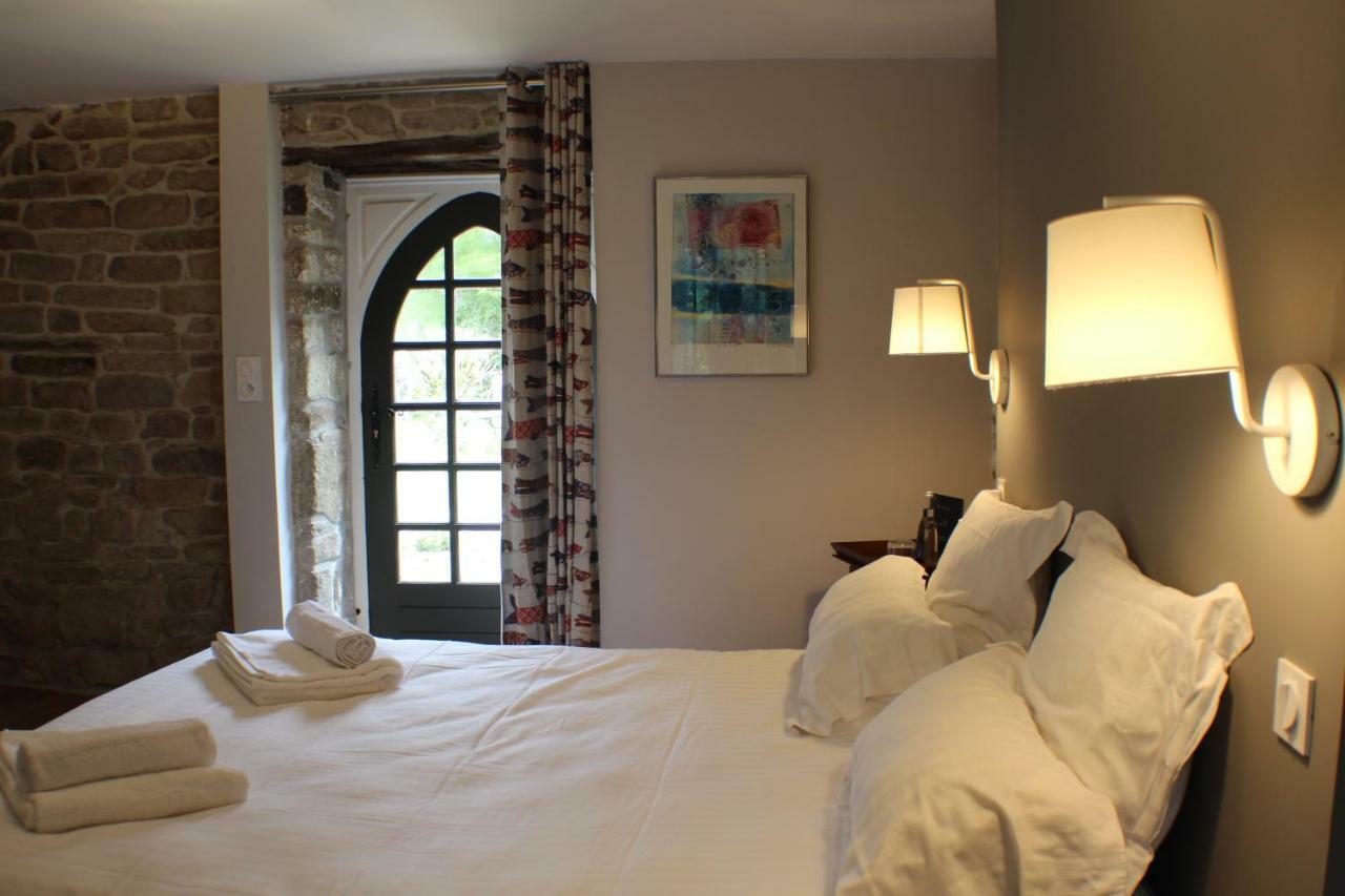 Manoir Du Moustoir - Hotel Les Empreintes Saint-Evarzec Bagian luar foto